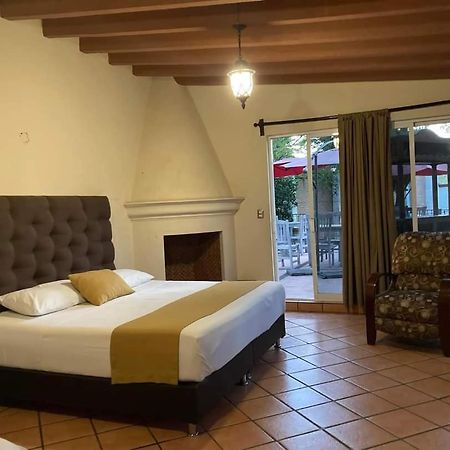 Hotel Maria Emilia Cuernavaca Amatitlán Екстериор снимка
